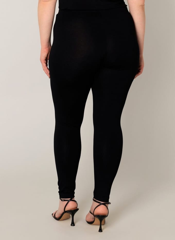BASE LEVEL CURVY Andrea Legging - Black - maat X-0(44)