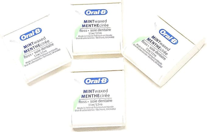 Oral B - Mint waxed Floss - Reisverpakking - 11 meter - Voordeelset a 4 stuks