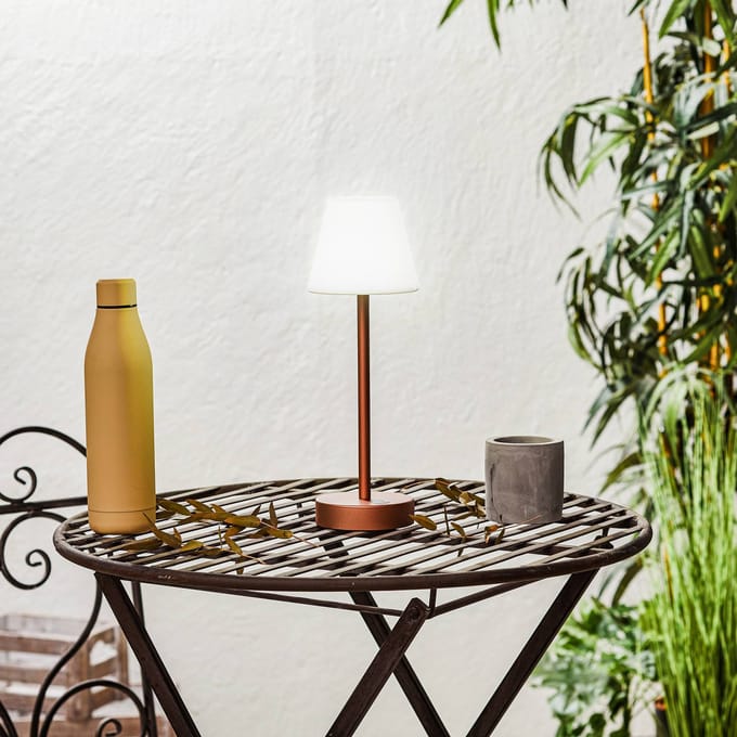 Newgarden Lola Slim LED tafellamp met accu, roségoud