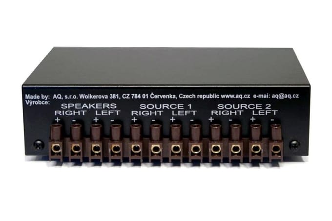 Sélecteur AQ32 d'amplificateurs/enceintes, commutation de deux amplificateurs vers une paire d'enceintes sans perte de qualité., Acoustique Quality noir