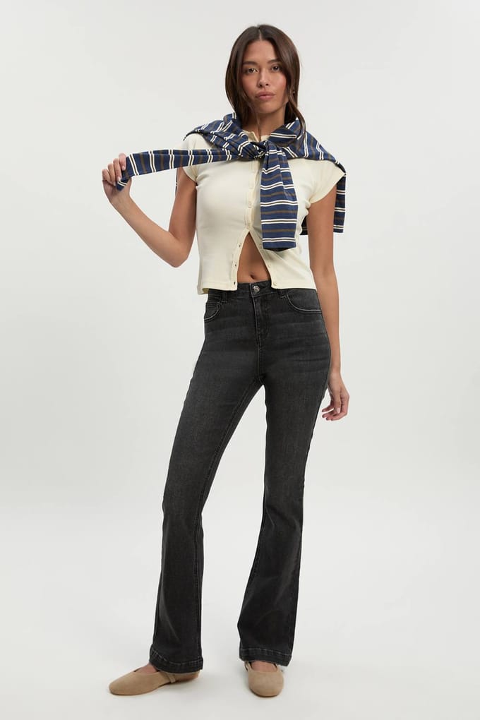 boohoo Dames Midden taille Y2K bootcut jeans | Washed Black | Maat: 16