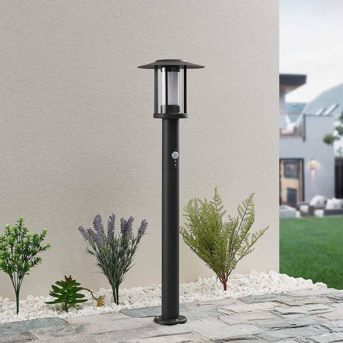 Lindby Gregory LED tuinpadverlichting, 76cm, sensor, donkergrijs, IP44