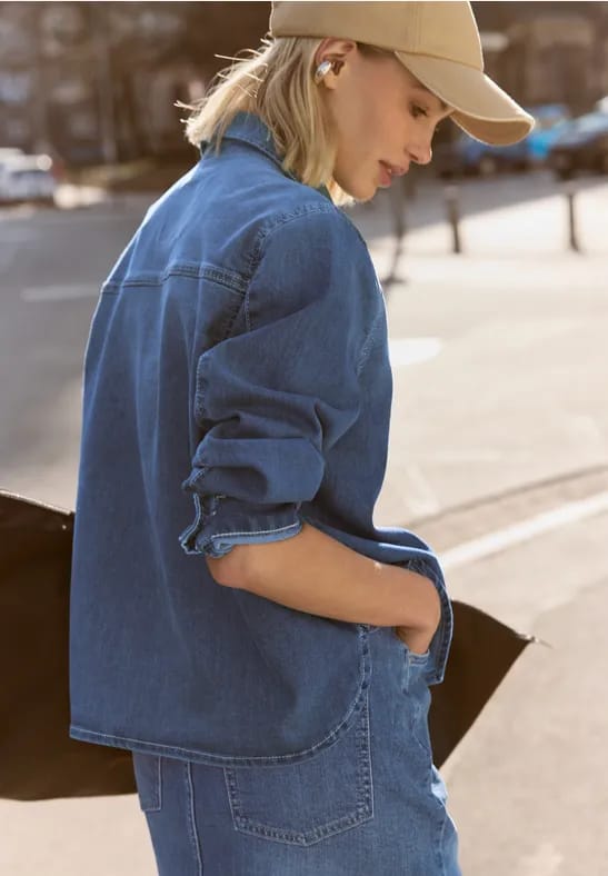 Spijkerblouse met lange mouwen en overhemdkraag
