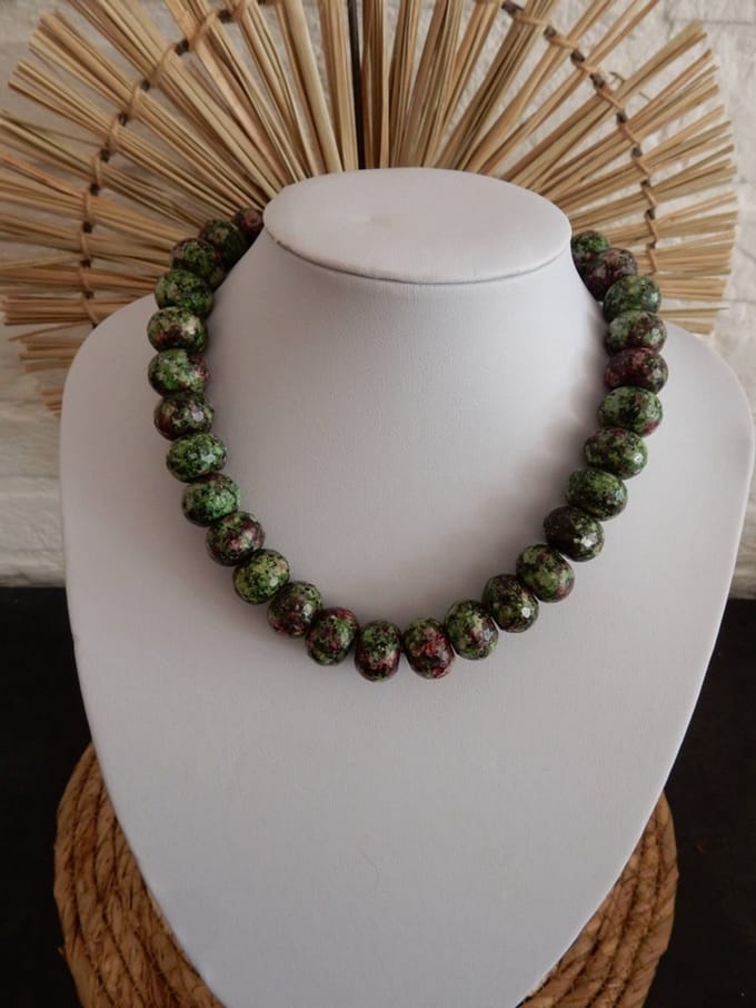 Robijn in Zoiziet Collier