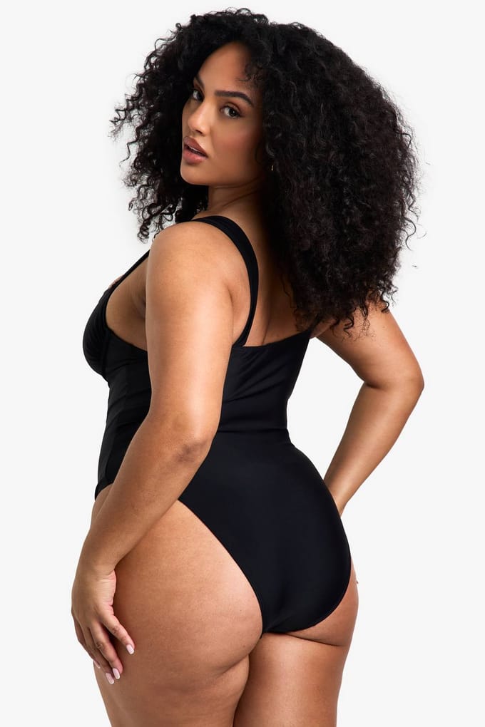 boohoo Dames Plus Swimwear Essentials Balconette Badpak | Black | Maat: 28