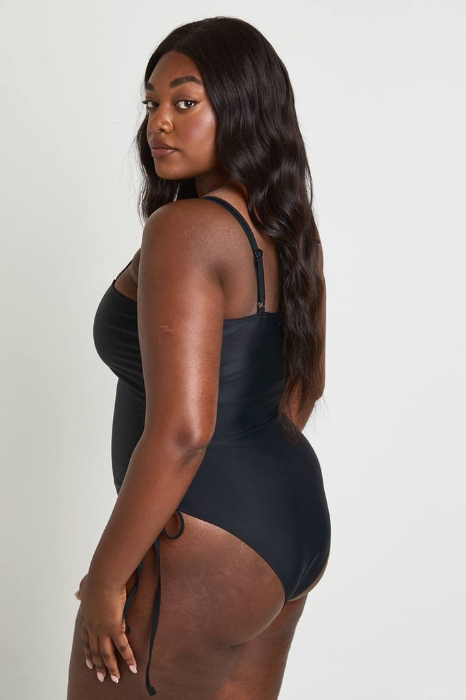 boohoo Dames Plus Buikcontrolerende Badpak Met Gerimpelde Zijkant | Zwart | Maat: 56