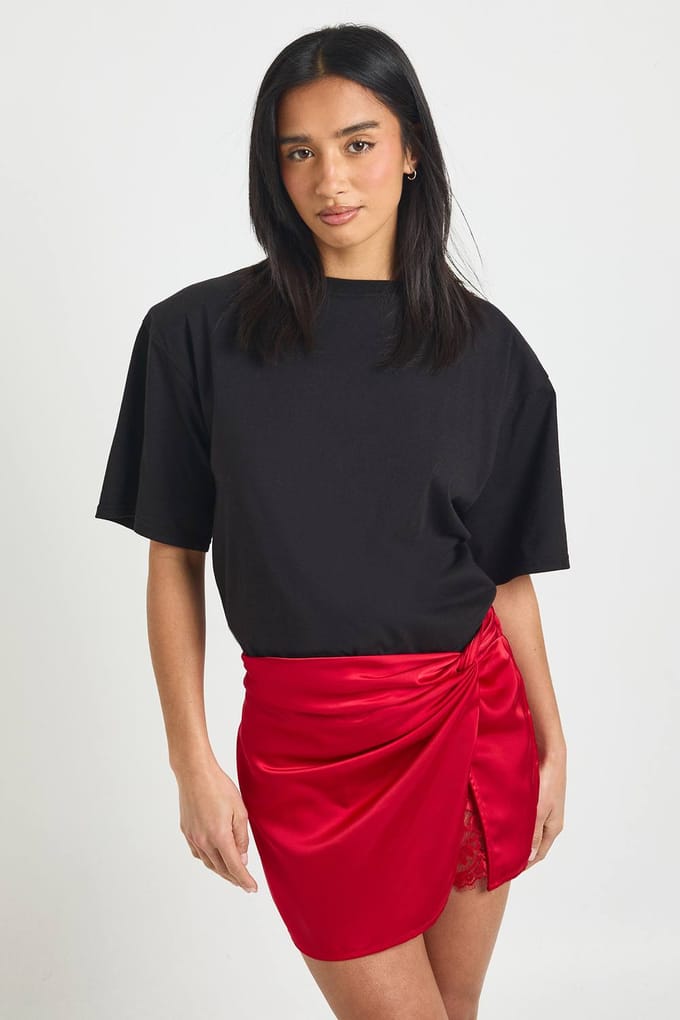 boohoo Dames Petite Kanten Inzet Satijnen Mini Rok | Red | Maat: 8