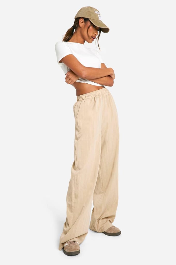 boohoo Dames Nylon Broek met Wijde Pijpen | Stone | Maat: 8