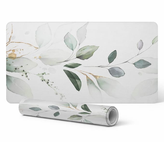 Beschermende bureauonderlegger met delicate bladeren in aquarelprint, 90x45 cm