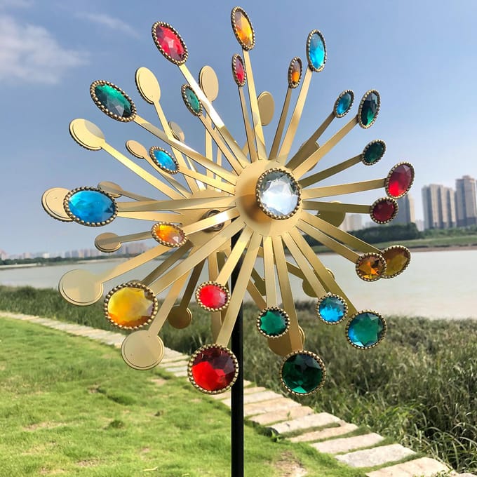 Windmolens Metaal Heldere Kleuren Vuurtoren Decoratie Kunst Windsculptuur voor Tuin beige