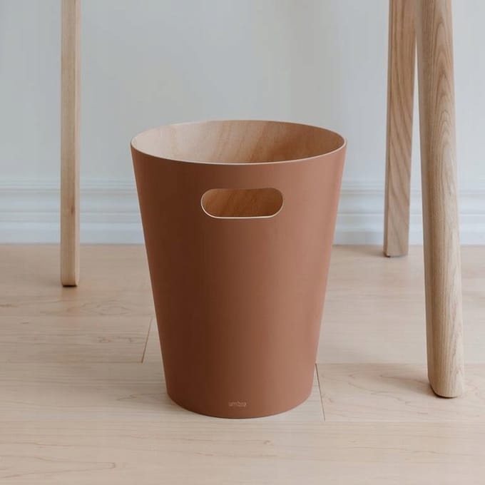 Umbra Woodrow-prullenbak met capaciteit van 7,5 liter
