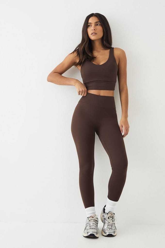 Dames DSGN Studio Ultra Sculpt Longline Plunge Sport BH | Dark Chocolate | Maat: Small