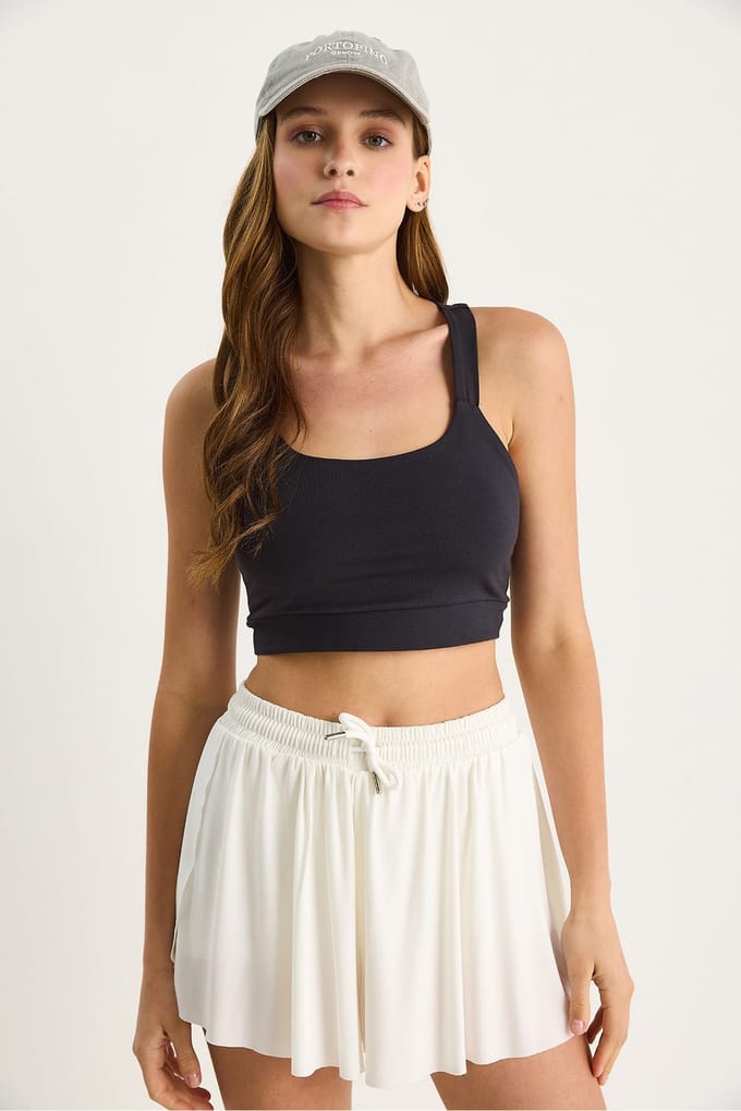 Perfecte vierkante kraag crop blouse