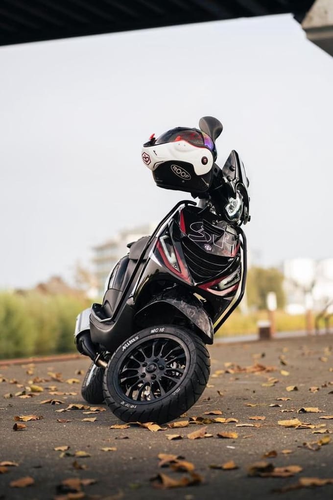 Piaggio Zip - SP pakket - Piaggio Zip Accessoire - Scooter Accessoires - Voorkap - Combi Kleuren Set - Bordeaux - Wit