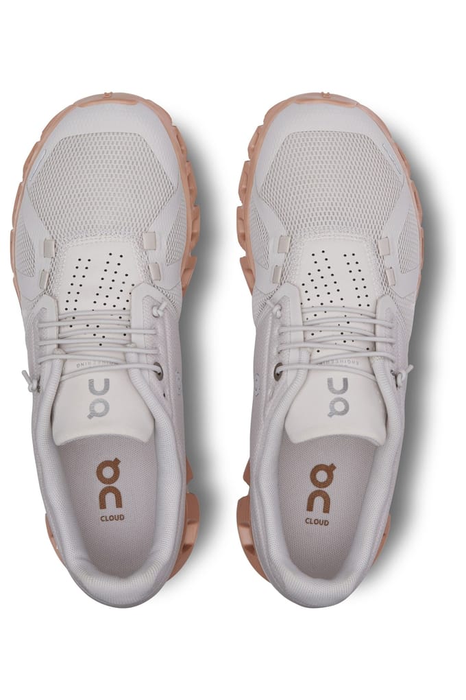 On Cloud 5 W Sand | Rosebrown Maat: 37 | Sneakers Outlet | Dames | Bruin