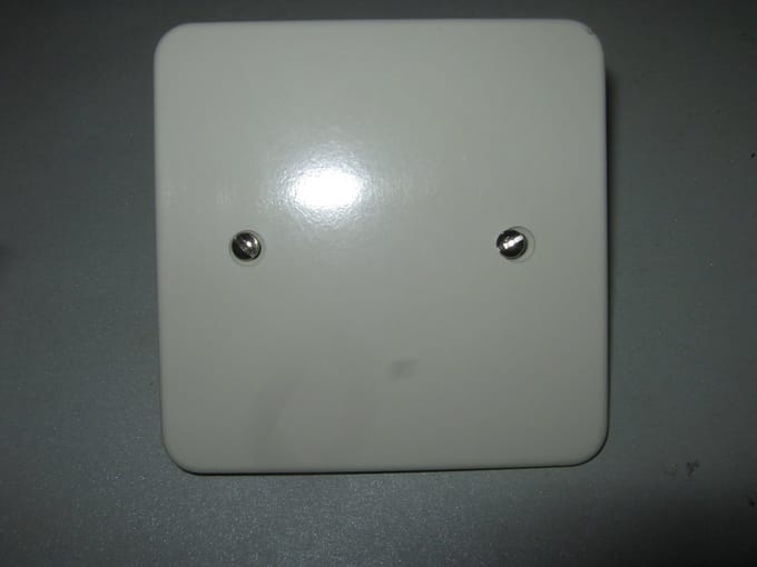 Blindplaat 80x80mm vierkant wit met schroefklemmen