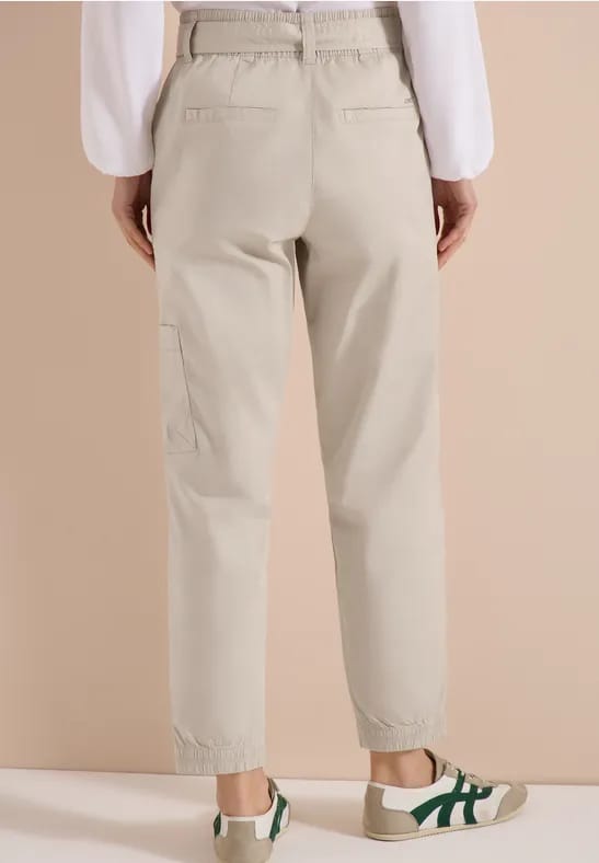 Mid Waist Slim Legs broek in Loose Fit