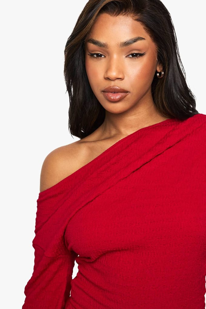 boohoo Dames Getextureerde asymmetrische playsuit | Red | Maat: 10