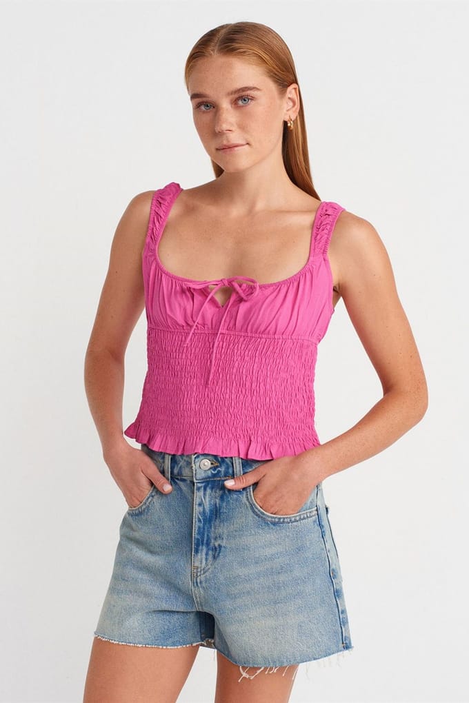 Getailleerde Cropped Mouwloze Blouse met Strikvoorkant