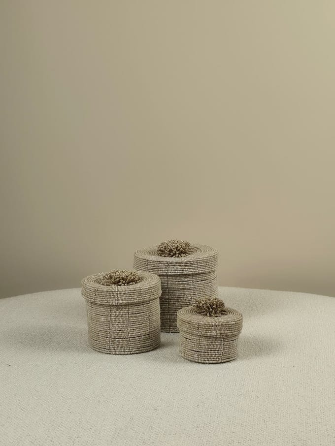 Blitzdeco - Decoratief Kralendoosje - Claire - Handgemaakt Bloemornament - Beige - 3 Maten