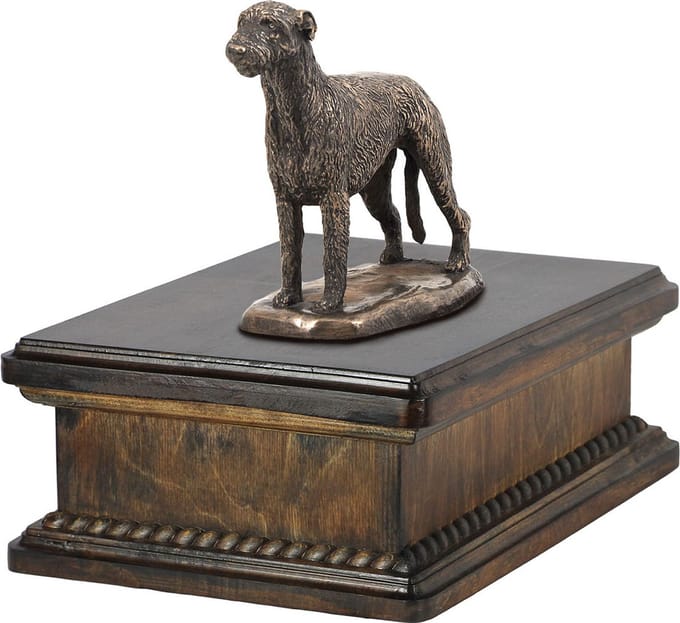 Ierse Wolfhond urn - elegante urn met hondenstandbeeld voor as.