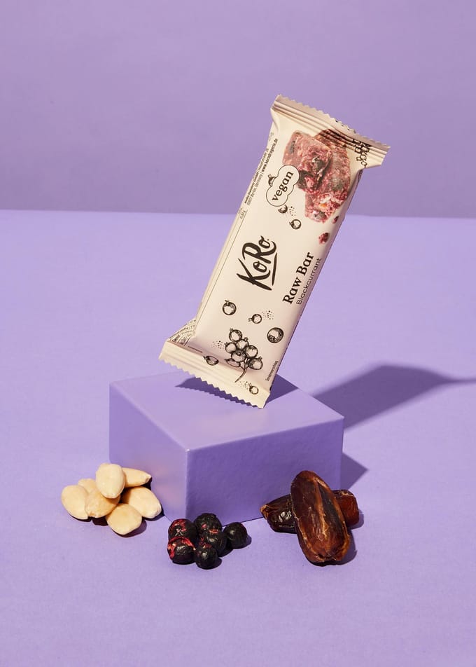 Raw bar blackcurrant 50 g