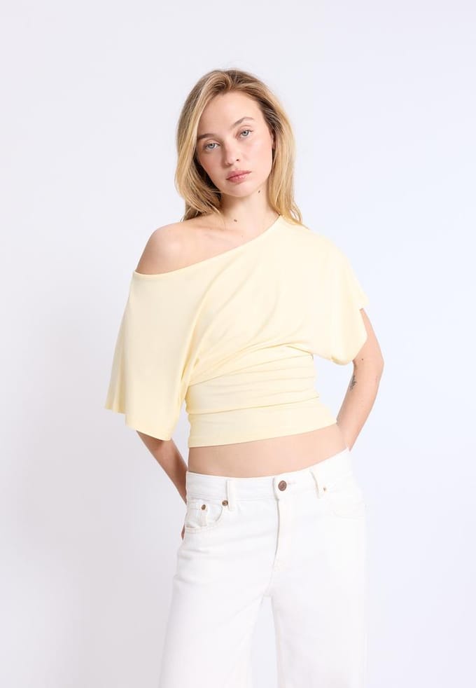Stradivarius T-shirt met korte mouw en boothals  Pastelgeel M