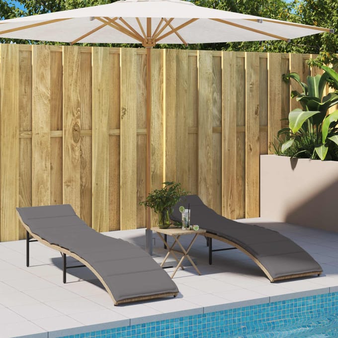 vidaXL - Ligstoelen - 2 - st - met - kussens - poly - rattan - beige