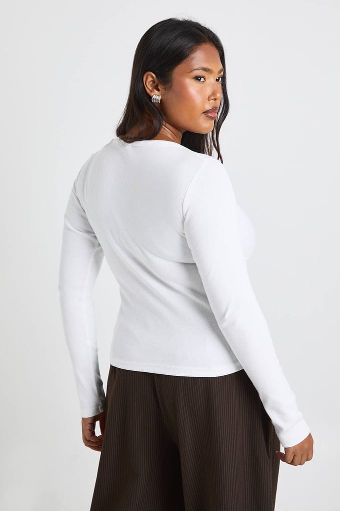 boohoo Dames Plus Basic Geribbelde Scoop-hals Longline Lange Mouwen Getailleerde Top | Wit | Maat: 44