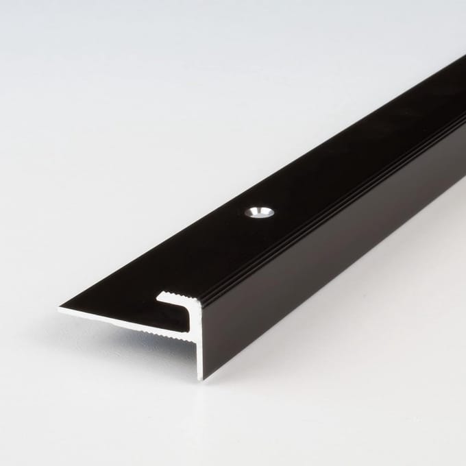 Geperforeerd Trapneus Profiel van Geanodiseerd Aluminium in Donker Brons - 28mm Breed