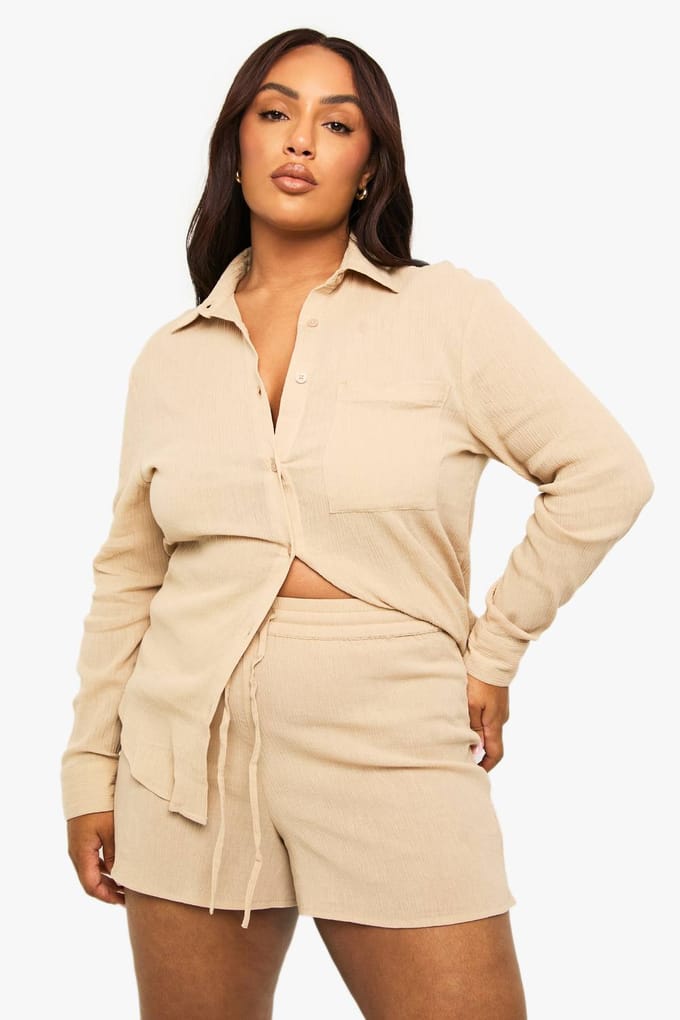 boohoo Dames Plus Crinkle Katoenen Strandshirt | Beige | Maat: 26