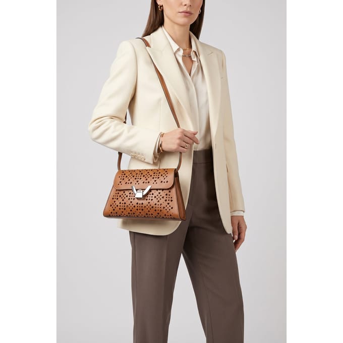 COCCINELLE Leren Schoudertas Avondtas Dew Cow Perforation Handbag Cuir Bruine