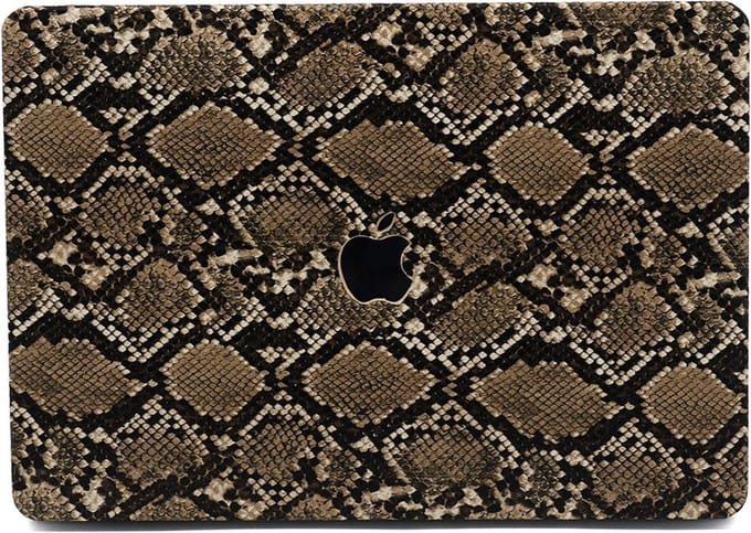 Lunso Geschikt voor MacBook Air 13 inch (2018-2019) cover hoes - case - Snake Pattern Brown