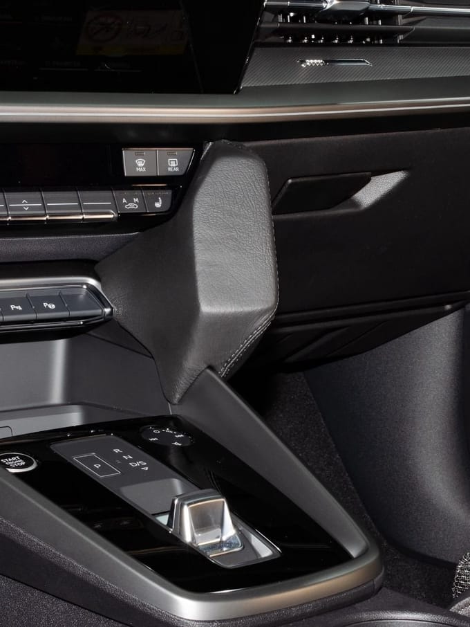 Kuda houder geschikt voor Audi A3 2020 Kleur: Zwart