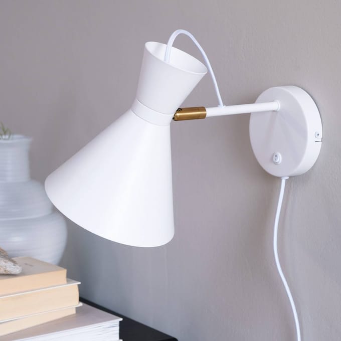 Dyberg Larsen wandlamp Cindy, wit, metaal, breedte 20,5 cm