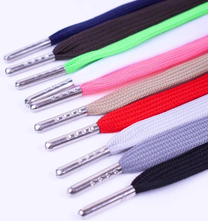 Feterz platte sneakerveters | metalen nestel | kleur rood | 100cm | 2 paar