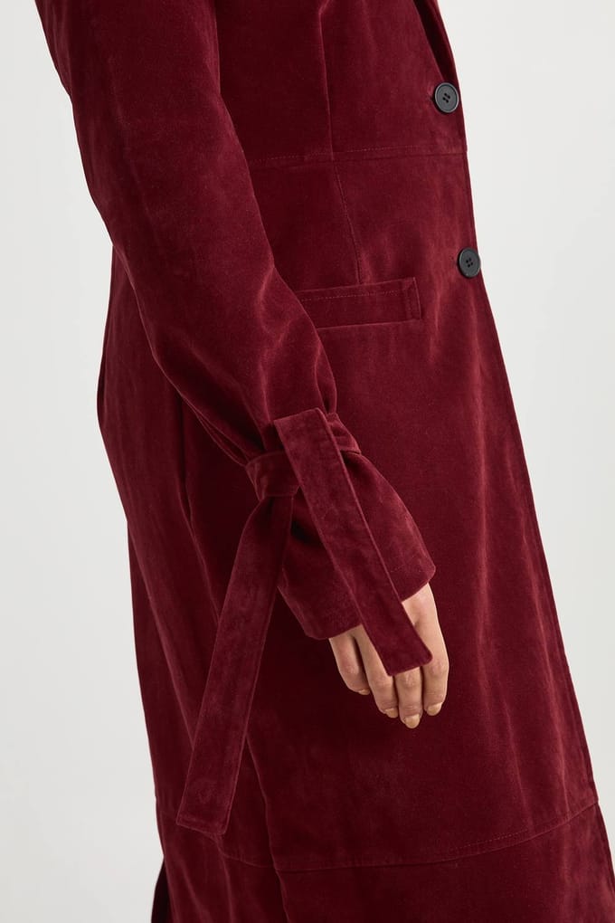 boohoo Dames Faux suede maxi jas met ceintuur | Wine | Maat: 8