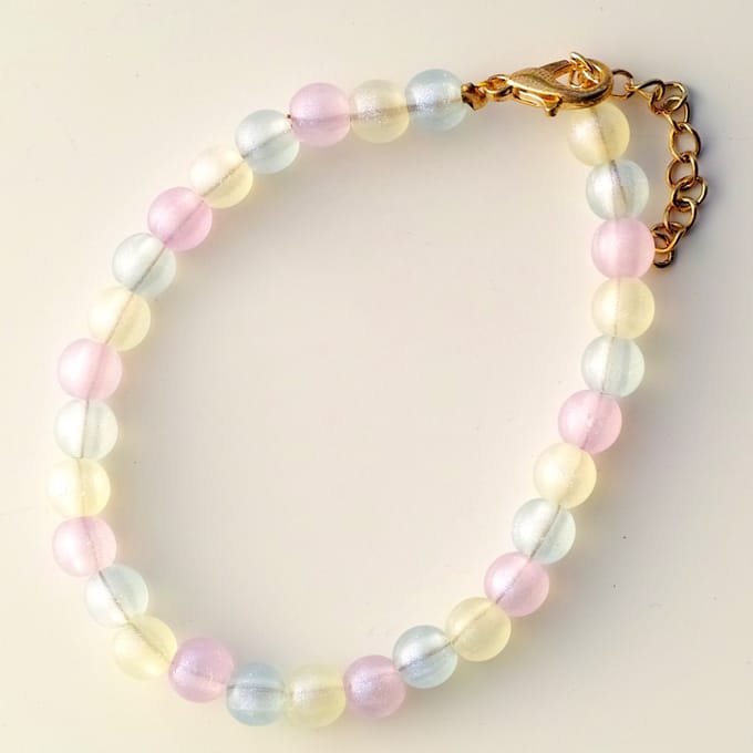 Armbandje drie kleuren transparant
