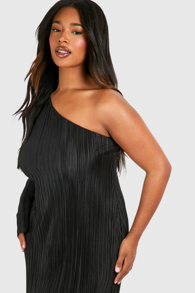 boohoo Dames Plus Plisse Off Shoulder Split Midi Jurk | Zwart | Maat: 54