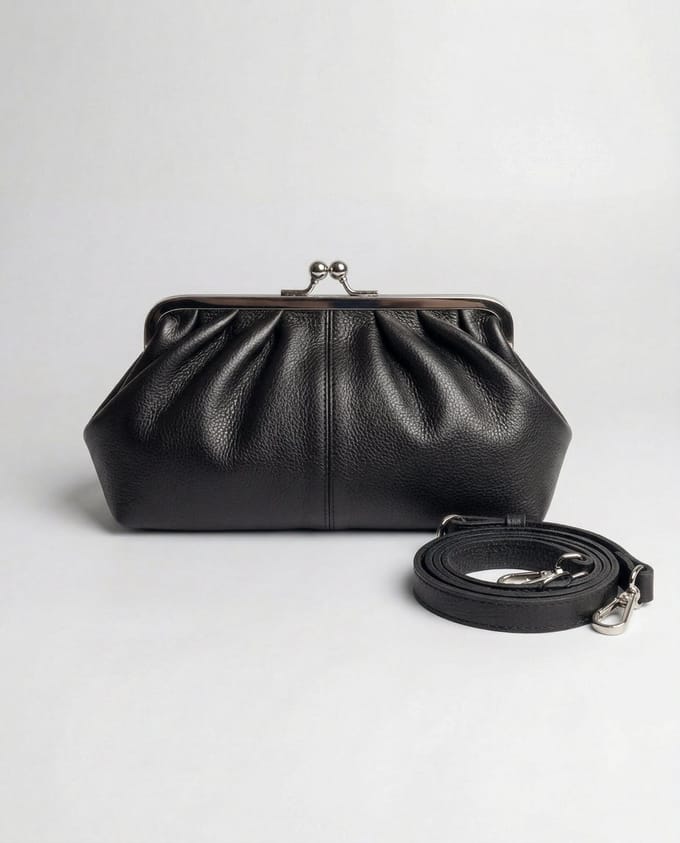 Bag2Bag Leren Elegante Schoudertas met een vintage touch Bulzi - Black