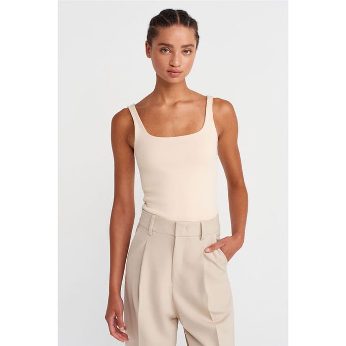 Geribbeld vierkant decolleté mouwloos blouse