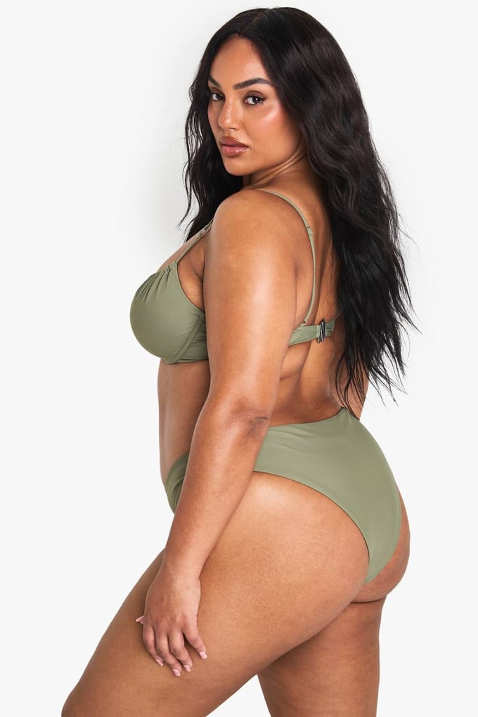 boohoo Dames Plus Swimwear Essentials Onderbeugelde Bikini Top | Kaki | Maat: 54
