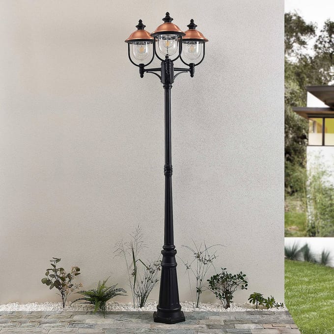 Lindby buitenlamp Clint, 225cm, 3-lamps, zeewaterbestendig, E27
