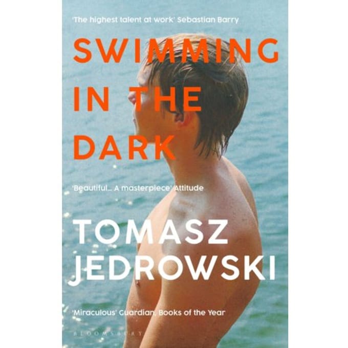 Zwemmen in het Donker door Tomasz Jedrowski Paperback Boek 9781526604989