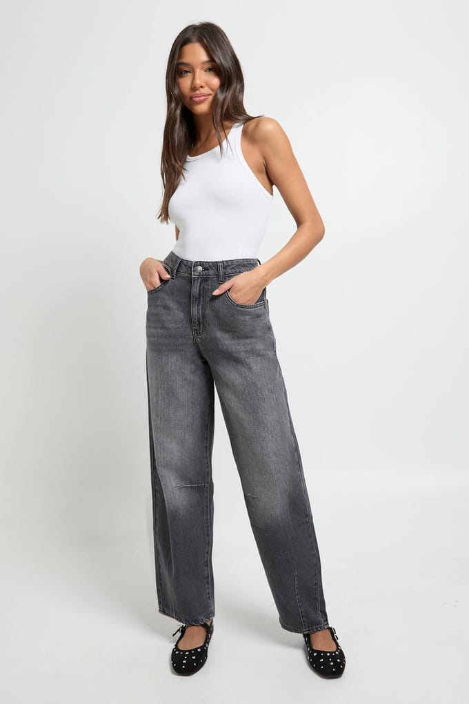 boohoo Dames Midden taille Barrel Fit jeans | Washed Black | Maat: 14