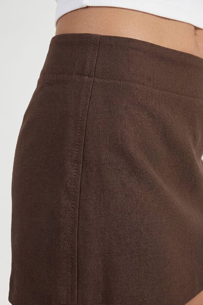 boohoo Dames Getailleerde Mini Rok | Dark Chocolate | Maat: 8