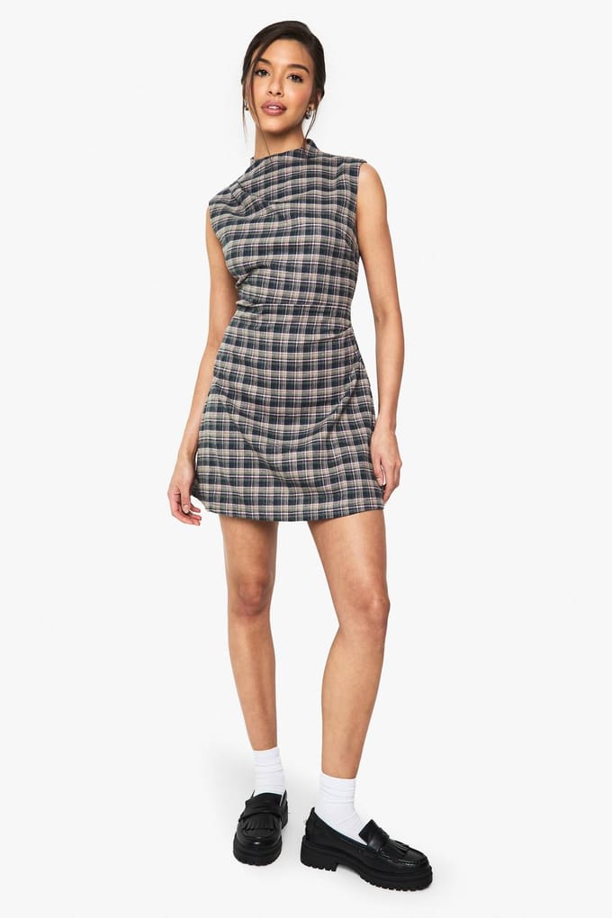 boohoo Dames Bekijk de op maat gemaakte A-lijn mini-jurk | Maat: 42