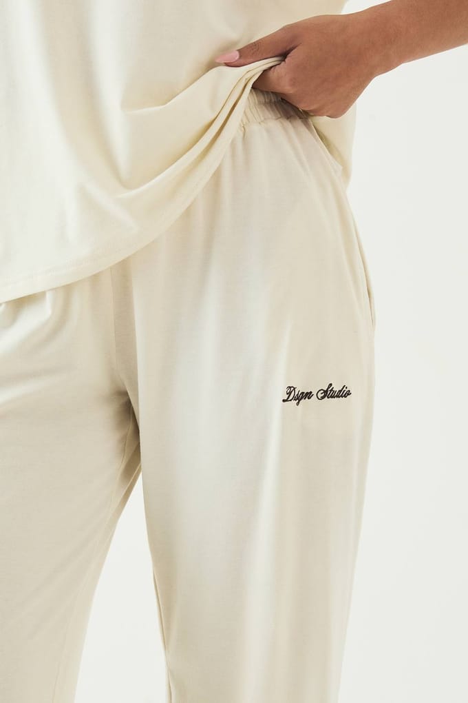 Dames Dsgn Studio Lounge Superzachte Wijde Pijpenbroek | Creme | Maat: Medium