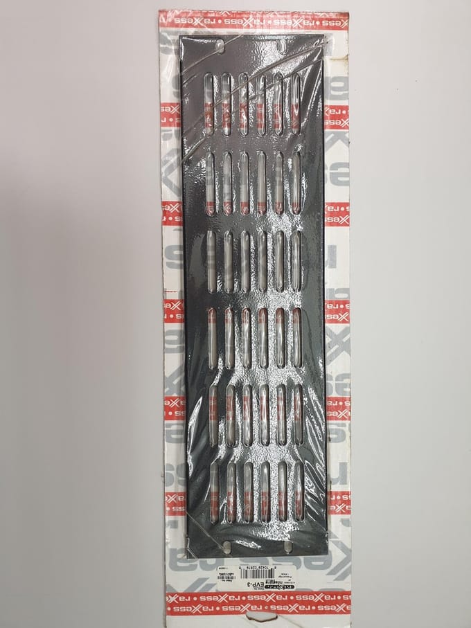 Chief EVP-3, Geventileerd blind paneel, Zwart, 3U, 1 kg
