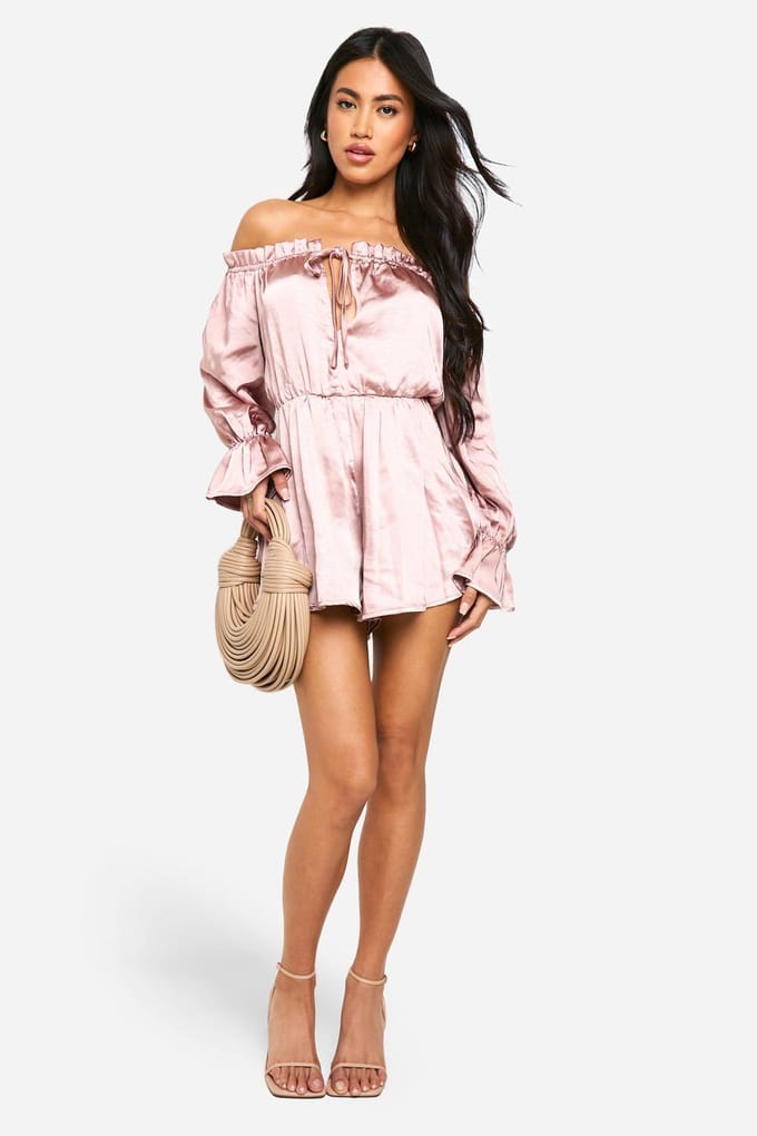 boohoo Dames Bardot Gerafelde Satijnen Playsuit | Blush | Maat: 12
